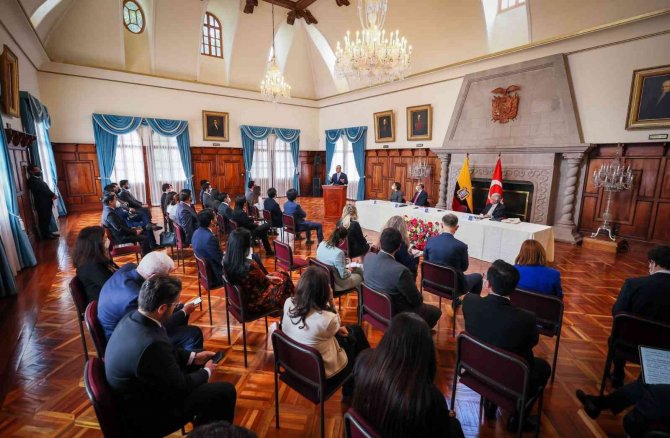 Dışişleri Bakanı Çavuşoğlu, Ekvador Dışişleri Bakanlığı Diplomasi Akademisine Hitap Etti