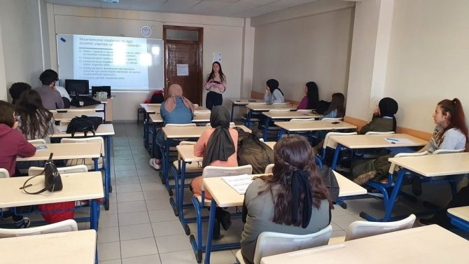 Öğrencilere İlk Yardım Eğitimi Verildi