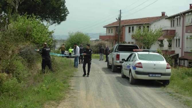 Sokak Ortasında Ceset Bulundu