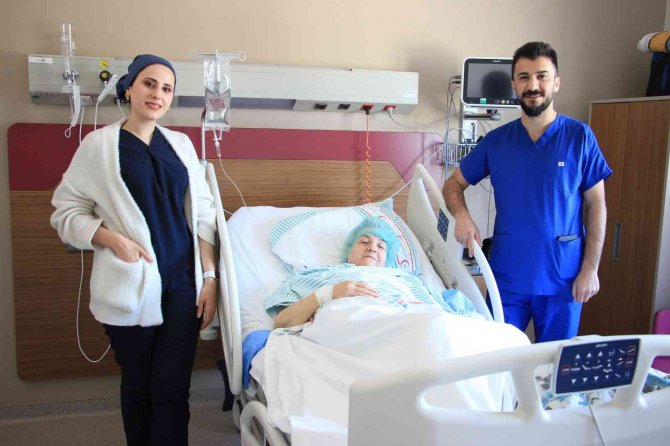 Elazığ Fethi Sekin Şehir Hastanesinde Anjiyografi Yöntemi İle Tıkalı Damar Açıldı
