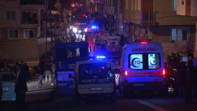 Esenyurt’ta 6 Katlı Binada Çıkan Yangında Mahsur Kalan 12 Kişi Kurtarıldı