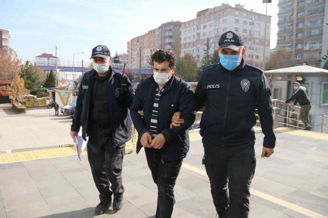 İ̇şten Kovulunca Çalıştığı Sitenin Çatısını Yakan Kapıcının Cezası Belli Oldu