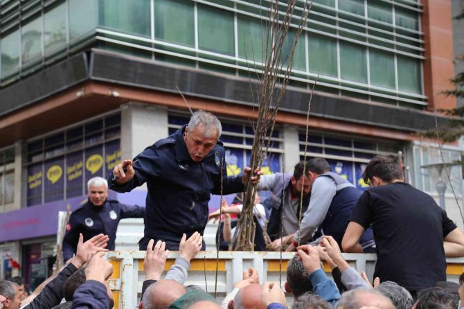 Gümüşhane’de 5 Bin Ceviz Fidan Dağıtıldı