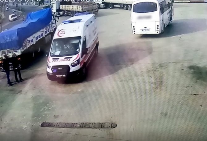 Çorlu’da İki Minibüs Çarpıştı: 3 Yaralı