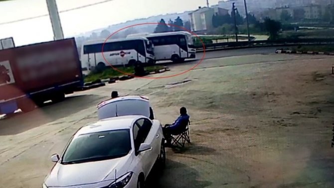Çorlu’da İki Minibüs Çarpıştı: 3 Yaralı