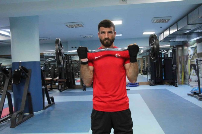 Kick Boks Avrupa Şampiyonu Ücan’ın Gözü Dünya Kupası’nda