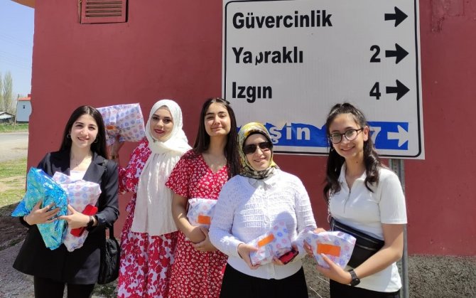 Öğrencilerin Yaptığı Oyuncaklar, Çocukların Bayram Hediyesi Oldu