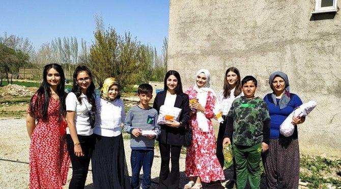 Öğrencilerin Yaptığı Oyuncaklar, Çocukların Bayram Hediyesi Oldu