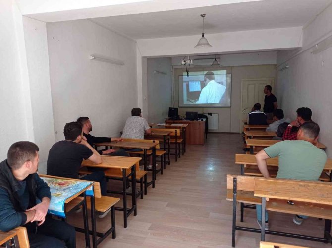 Köyceğiz’de Çiftçilere Bitki Koruma Konusunda Eğitim Verildi