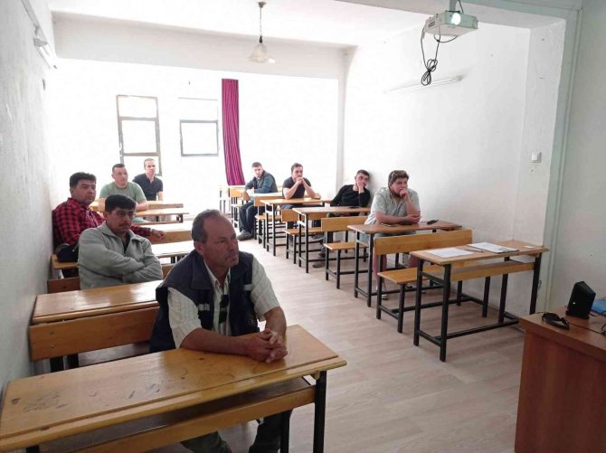 Köyceğiz’de Çiftçilere Bitki Koruma Konusunda Eğitim Verildi