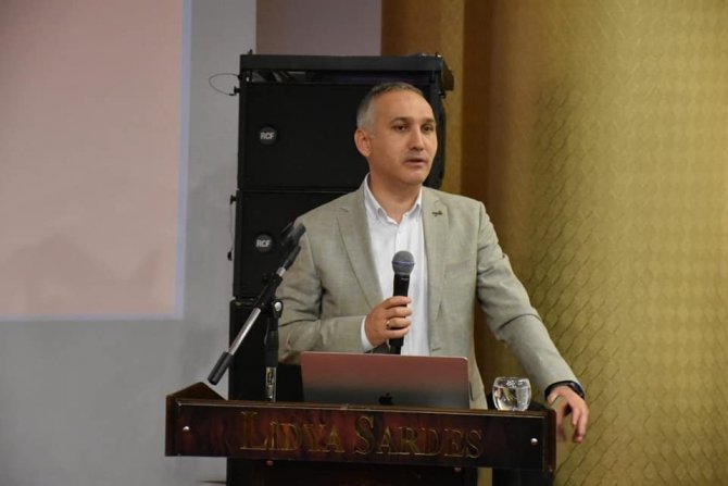 Salihli’de Üzüm Değerlendirme Toplantısı Yapıldı