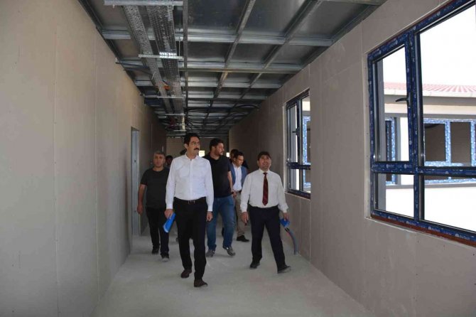 Depreme Dayanıksız Olduğu İçin Yıkılan Okulun Yeni Binası Tamamlanmak Üzere