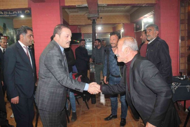 Mhp İl Başkanı Karataş İftar Sonrası Şükrü Paşa’da Esnaf Ve Vatandaşlarla Bir Araya Geldi
