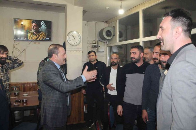 Mhp İl Başkanı Karataş İftar Sonrası Şükrü Paşa’da Esnaf Ve Vatandaşlarla Bir Araya Geldi