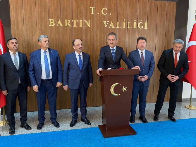 Milli Eğitim Bakanı Özer: "Yarından İtibaren Okullarda Maske Kullanımını Kaldırmış Bulunuyoruz"