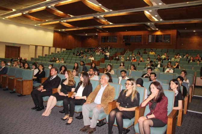 Öğretmen Adayları ‘Diksiyon Eğitimi’ Sertifikalarını Aldı