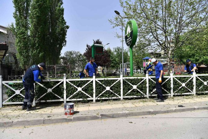 Parklara ’Bahar’ Bakımı