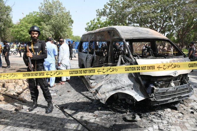 Pakistan’da Minibüste Patlama: 4 Ölü, 3 Yaralı