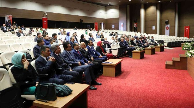 Nevü’de ’Ben Olsaydım’ Temalı Bağımlılıkla Mücadele Çalıştayı Başladı