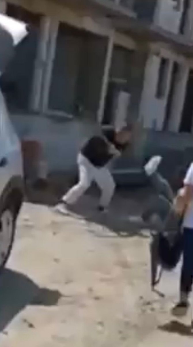 Polis Komşusuna Baltayla İşte Böyle Saldırdı