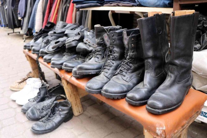 Gençler 80 Ve 90’ların Kıyafetlerine İlgi Gösteriyor