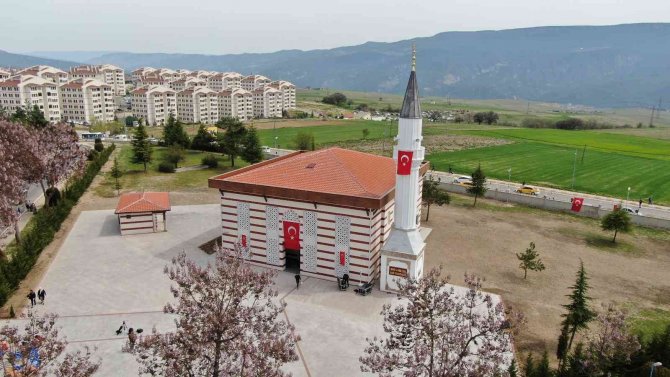 Bakan Soylu’nun Açılışını Yaptığı Cami Hem Selçuklu Hem De Osmanlı Mimarisini Yansıtıyor