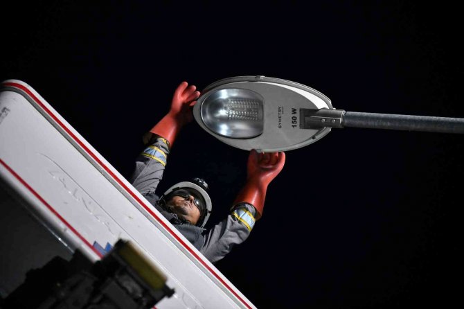 Ayedaş Anadolu Yakası’nı Bakım Ve Yatırımlarıyla Aydınlattı