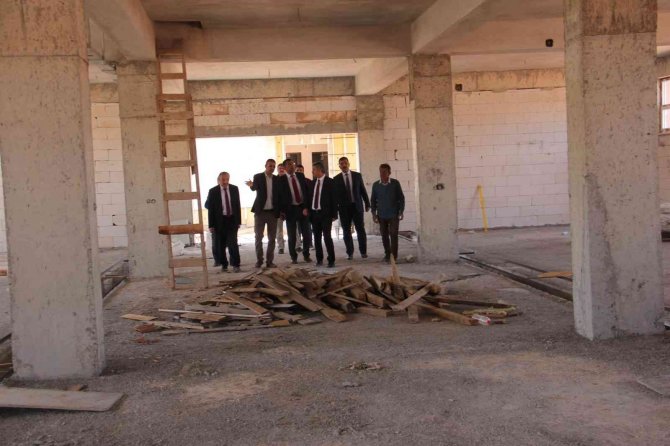 Siirt Üniversitesi Rektörü Şındak, Devam Eden Çalışmaları İnceledi