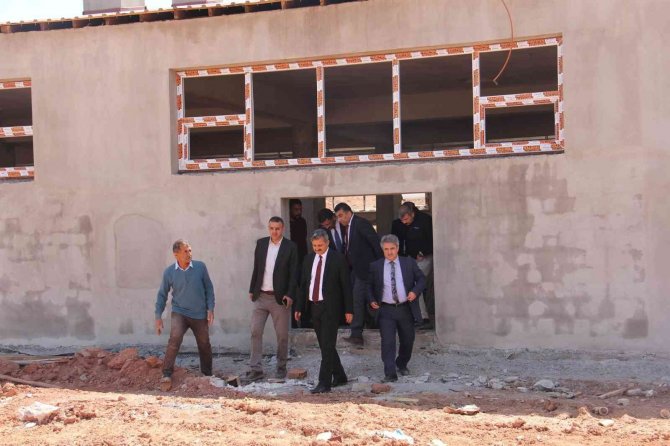 Siirt Üniversitesi Rektörü Şındak, Devam Eden Çalışmaları İnceledi