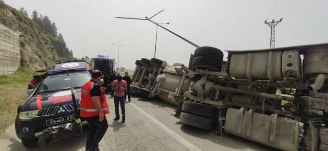 Siirt’te Viraj Alamayan Beton Mikseri Devrildi: 1 Yaralı
