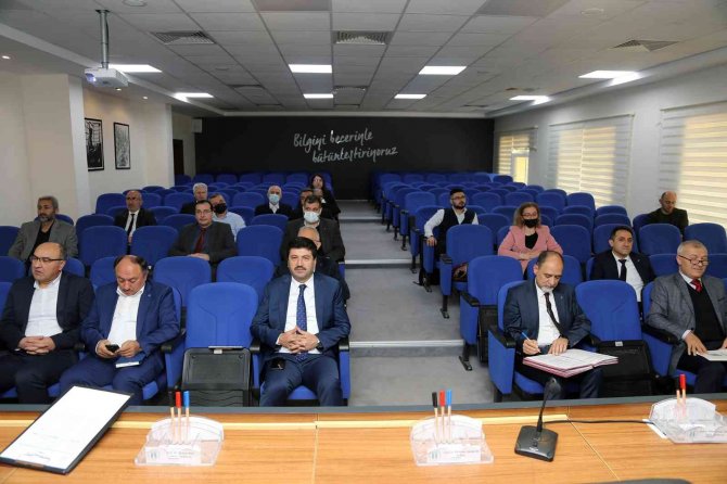 Subü’de 2021 Yılı Birim Performansları Değerlendirildi