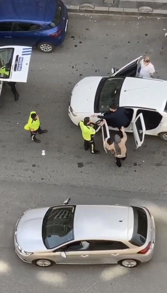 Esenyurt’ta Trafik Polisini Önce Tehdit Etti Sonra Üzerine Yürüdü