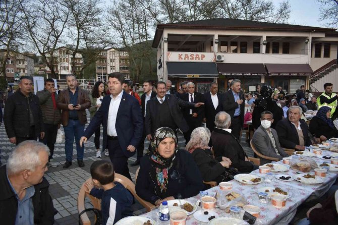 Tunç : "Arşivler Açık, Bütün Dünyanın Görüşüne Sunmuşuz Ama Arşive Bakan Yok"