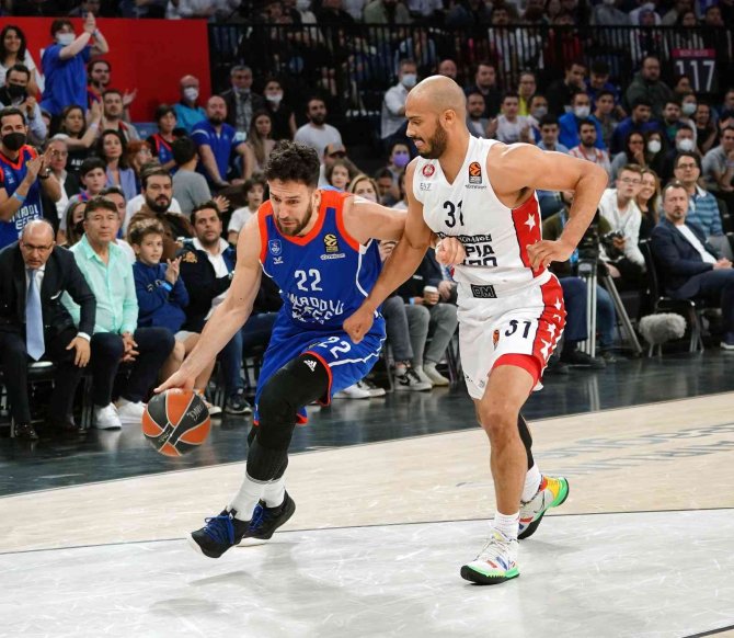 Thy Euroleague: Anadolu Efes: 77 - Olimpia Milano: 65