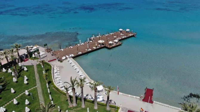 Çeşme Otellerinde Bayram Hareketliliği