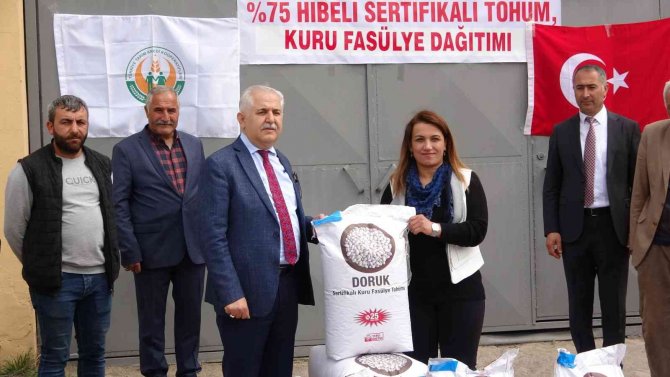 Van’da 15 Ton Kuru Fasulye Tohumu Dağıtıldı