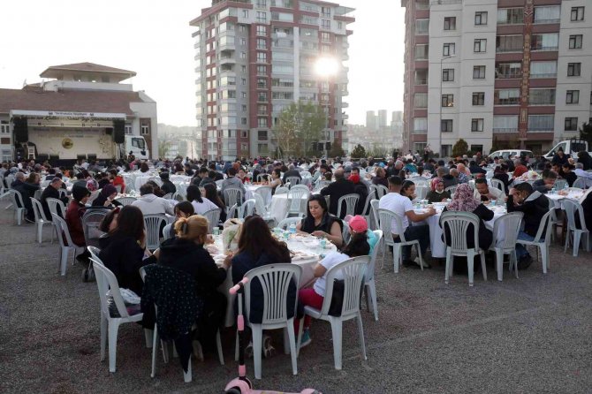 Yahyalar Sakinleri İftar Sofrasında Buluştu