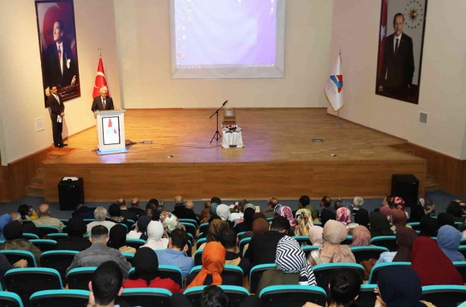 Ağrı’da Kadir Gecesi Programı Düzenlendi