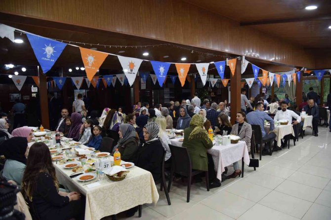 Ak Parti Bursa İ̇l Başkanı Davut Gürkan: "20 Yıldır Yaptığımız Gibi Aziz Milletimize Yakışır Daha Nice Hizmetlerle Davamızla Birlikte Sürdüreceğiz"