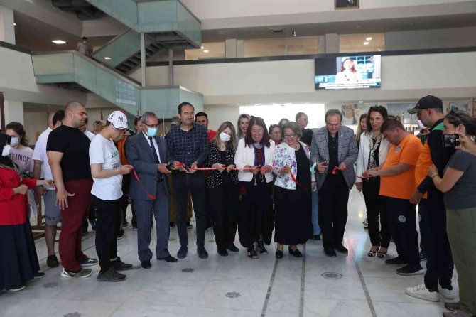 Büyükşehir’de Otizm Farkındalık Sergisi