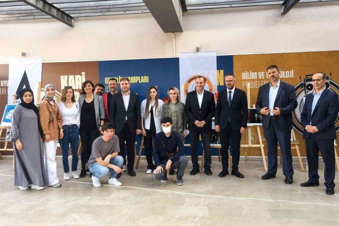 Genç Fotoğrafçılar Final Sergisinde İzleyiciyle Buluştu