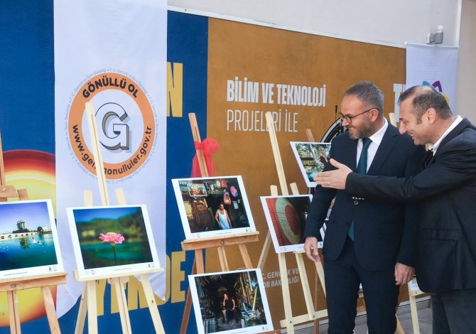 Genç Fotoğrafçılar Final Sergisinde İzleyiciyle Buluştu