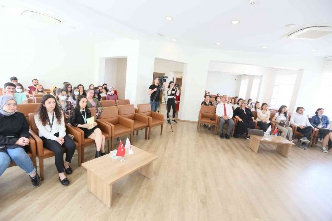 Efeler’de İntern Hekimlerden Sağlıklı Panel