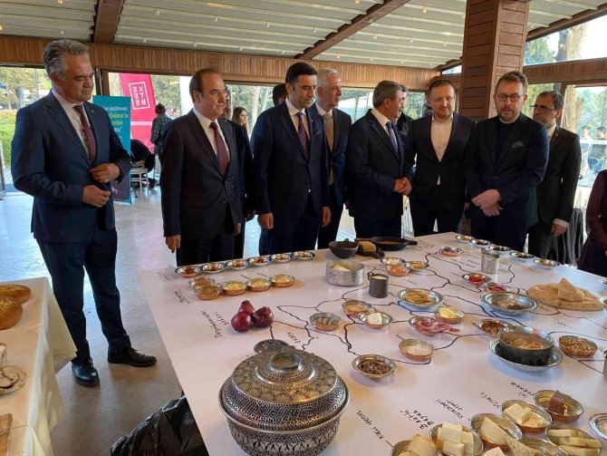 Gezi Ve Lezzet Tutkunlarına Ömür Akkor’un Kaleminden “Balıkesir Gastronomi Atlası”