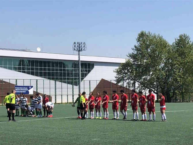 Bilecikspor Kadın Futbol Takımı Gollerine Devam Ediyor