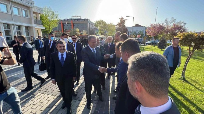 Milli Savunma Bakanı Akar, Düzce’de