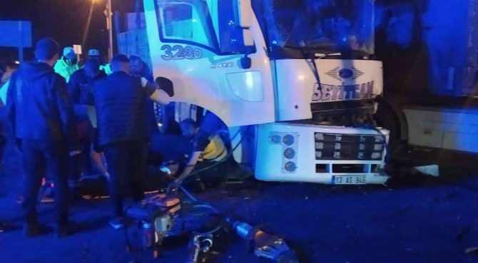 Tatvan’da Trafik Kazası: 1 Yaralı