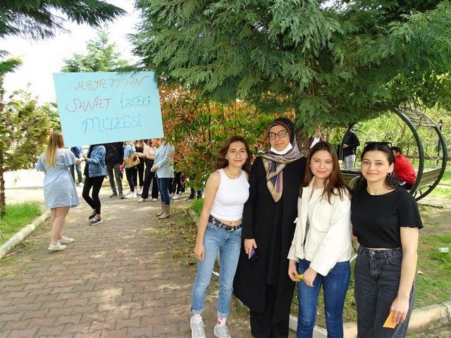 Fakülte Bahçesinde Sanat Müzesi