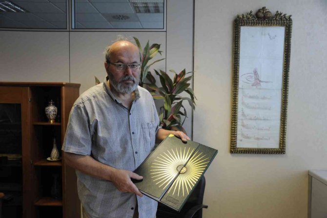 Yarım Asırlık Fotoğraf Sanatçısı Orhan Durgut İ̇slam’a Davet Mektuplarını Fotoğrafladı