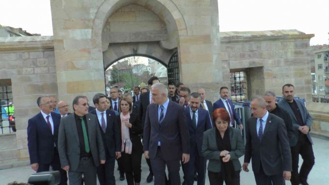 Kültür Ve Turizm Bakanı Ersoy: "Sezon Başında Açıkladığımız 42 Milyon Turist, 35 Milyar Dolar Gelir Hedefimize Sadığız"